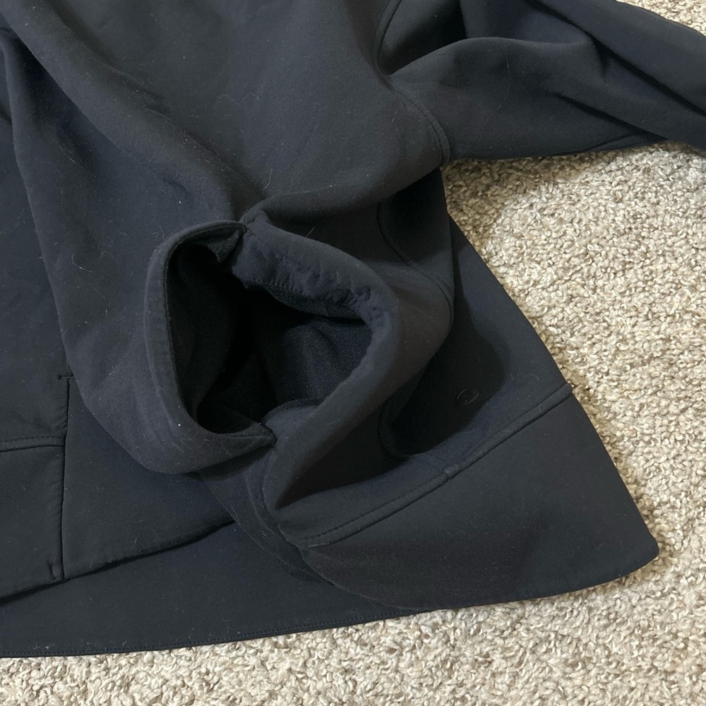 Lululemon Embrace The Space Crew
Black Crew Sweatshirt Women's Size 6 Pocket Run - Picture 8 of 10